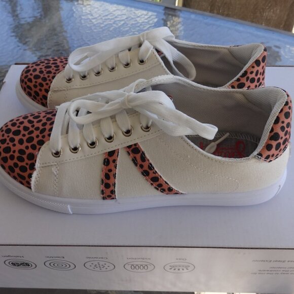 Jelly Pop stylish flat sneaker, cream, Chita print, like new, 9, - Picture 4 of 8